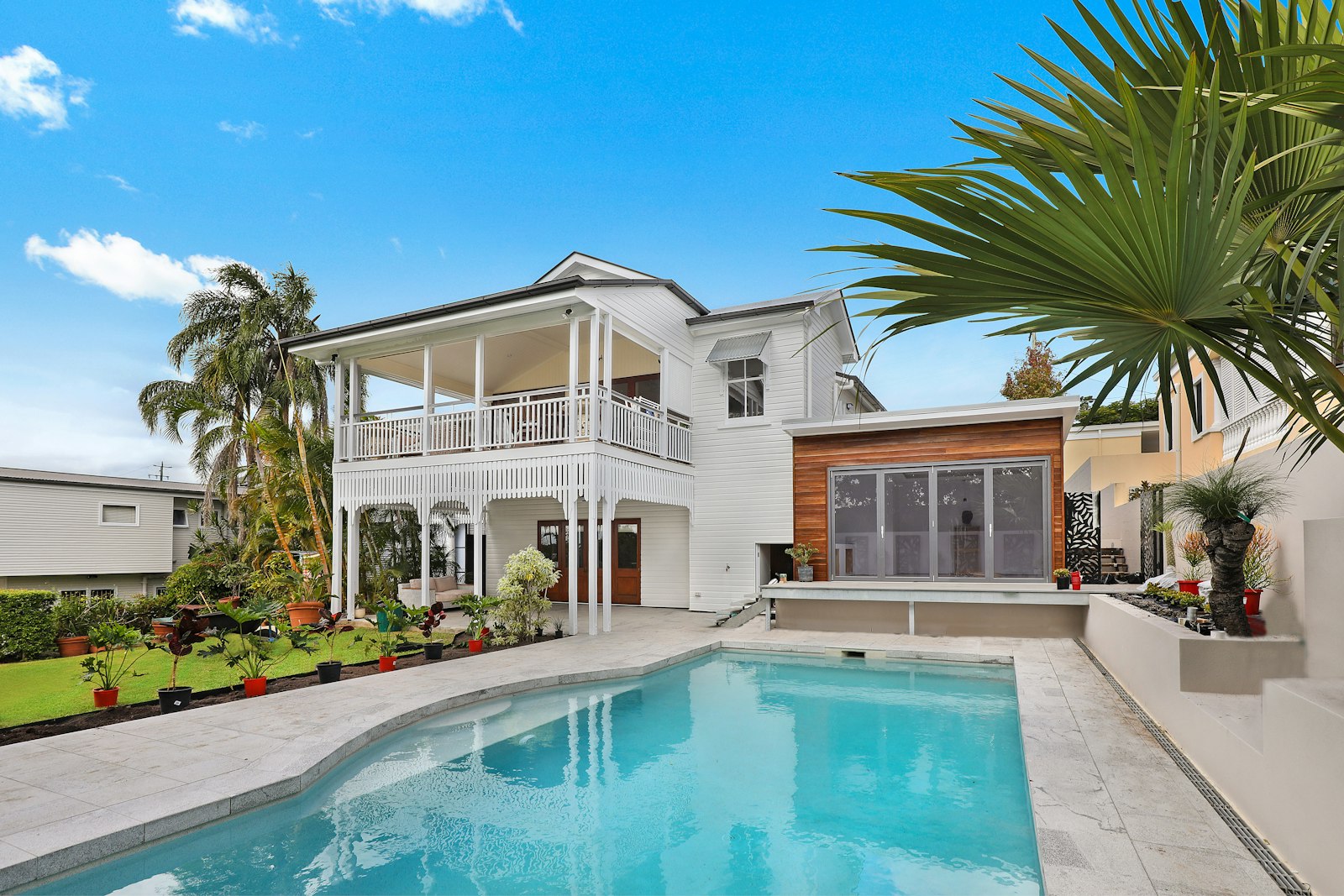 Coastal house exterior inspection