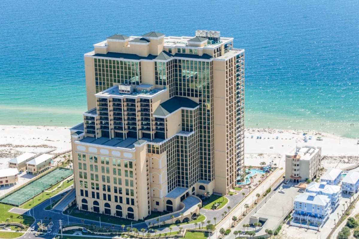 Phoenix West II / The Oasis condos in Orange Beach