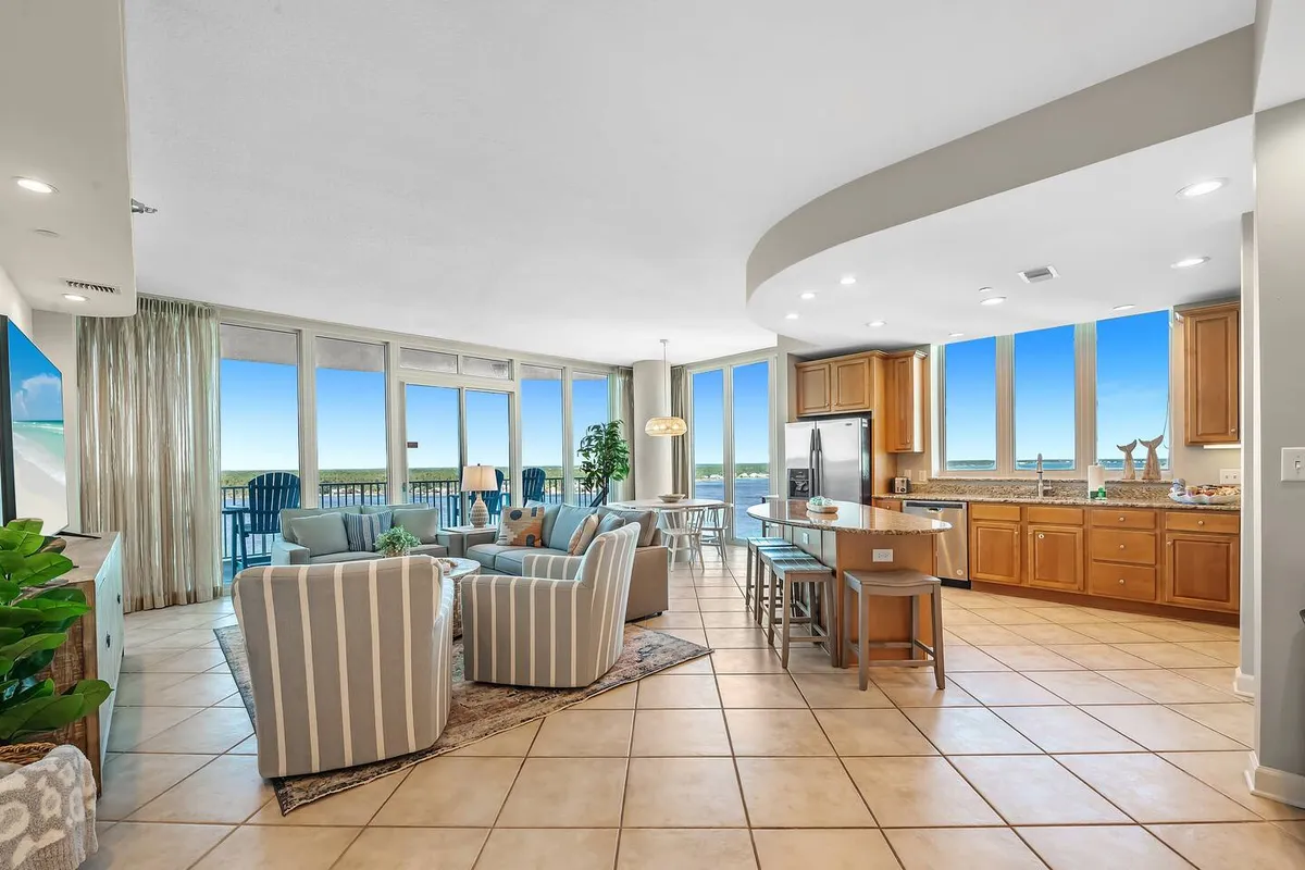 Sunset Shores luxury condo in Lagoon Tower, Gulf Shores